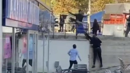 Büyükçekmece’de evden kaçan maymun veterineri ve bir çocuğu ısırdı