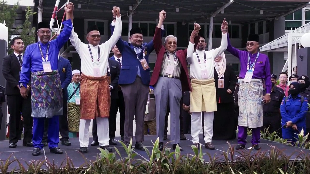 Mit 97: Malaysias Ex-Premier will es nochmals wissen