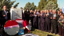 Eski Başbakanlardan Bülent Ecevit, vefatının 16. yılında kabri başında anıldı