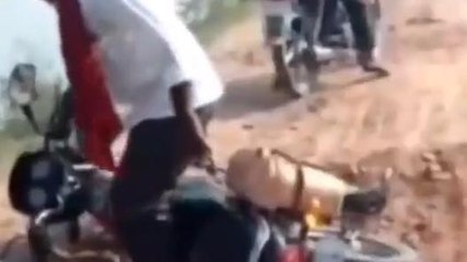 लखीसराय : सड़क मरम्मती को लेकर ग्रामीणों ने डीएम से लगाई गुहार