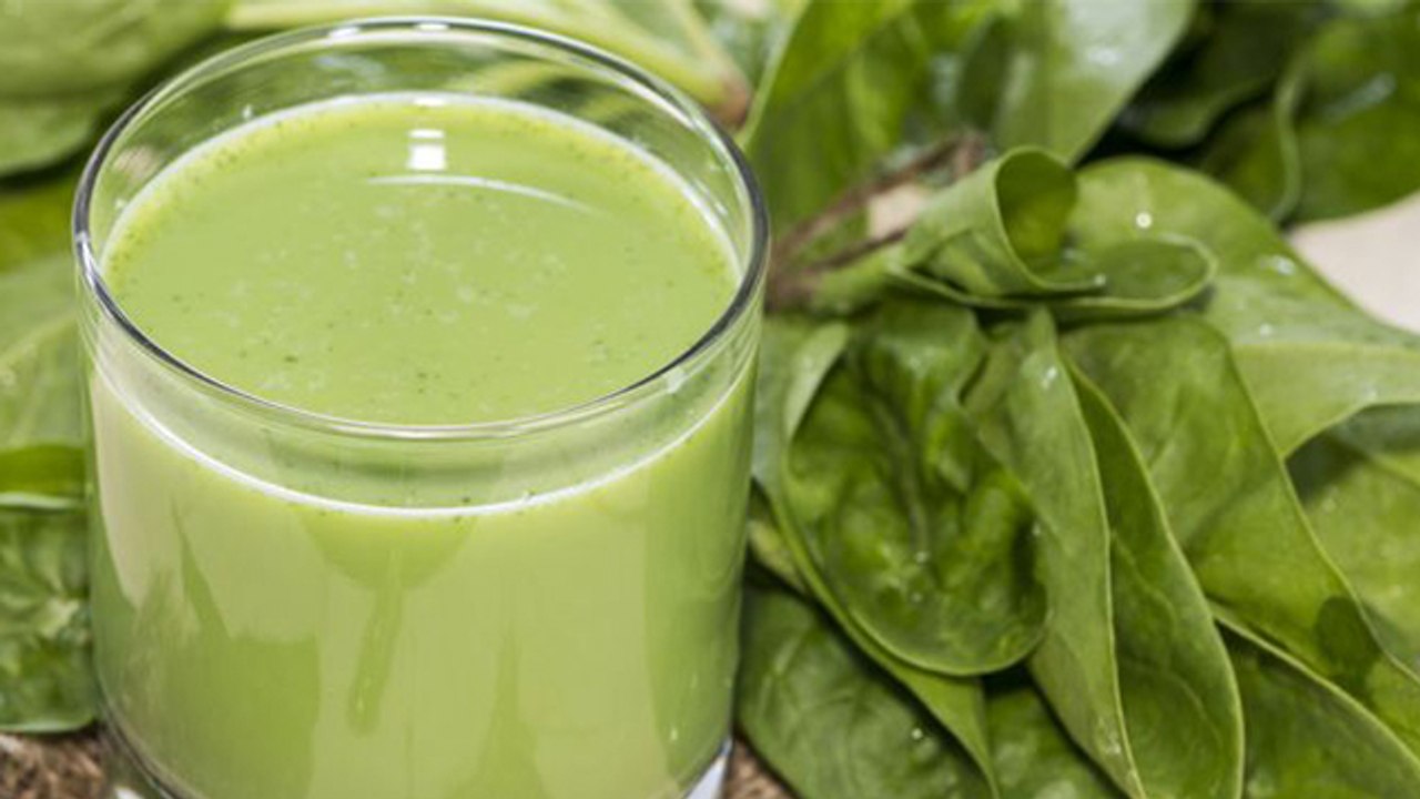 Bathua Ka Juice Pine Ke Fayde | बथुआ का जूस पीने के फायदे | Boldsky *Health