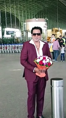 गोविंदा के साथ उनके डुप्लीकेट को देख कन्फ्यूज हुए लोग, VIRAL VIDEO देख पूछा- असली कौन-सा है?