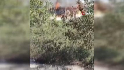 Sultangazi'de fabrika alanına sıçrayan yangın paniğe neden oldu