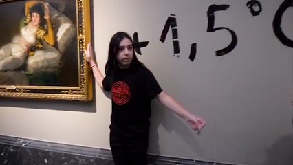 Deux activistes se collent la main sur le cadre d’un Goya au musée du Prado en Espagne