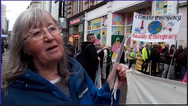 Activists stage climate rally in Leeds city centre ahead of COP27