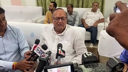 मंत्री डॉ. कल्ला ने कहा बराबरी नहीं करना चाहता महापौर की