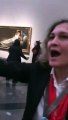 Activistas se pegaron a dos famosos cuadros de Goya en Madrid