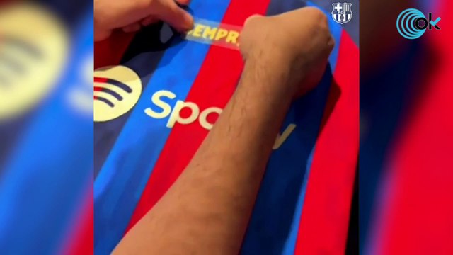 Así es la camiseta que lucirá el Barça en la despedida de Piqué del Camp Nou