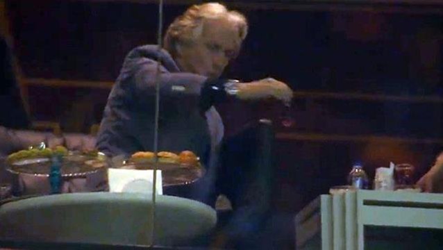 Keyfine diyecek yok! Lider Fenerbahçe'nin hocası Jorge Jesus derbiyi çay içerek yerinde izledi