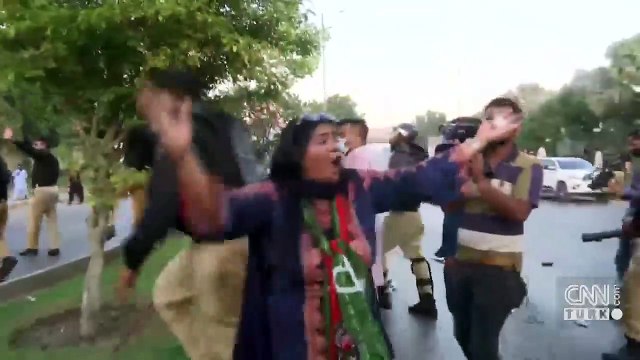 Mitingde suikast girişimine uğramıştı: İmran Han'dan ilk açıklama