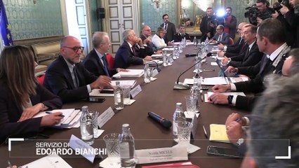 San Siro, Sala contro Sgarbi: "Vuole fare il sovrintendente? Lo chieda a Meloni"