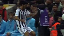 Beşiktaşlı futbolcunun top toplayıcı çocuğa yaptığı hareket ortalığı karıştırdı: Beni ayağına çağırdı