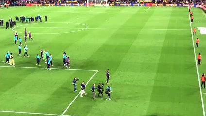 Volta d'honor de Gerard Piqué per a acomiadar-se