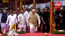 बेंगलुरु के KSR रेलवे स्टेशन पर PM मोदी ने वंदे भारत एक्सप्रेस को दिखाई हरी झंडी, देखें वीडियो