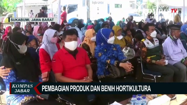 Pulihkan Ekonomi, Pemprov Jabar Bagikan Bibit Bagi Kelompok Tani