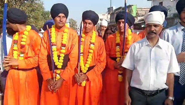 निकला नगर कीर्तन, उमड़े श्रद्धालु