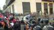 'Castillo fuera': Manifestantes antigubernamentales se enfrentan a la Policía peruana