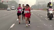 베이징 마라톤 대회 3년 만에 열려...방역 완화 신호탄? / YTN