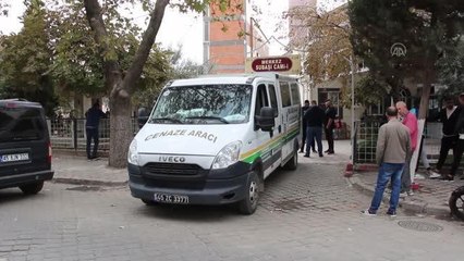 Kemalpaşa'daki trafik kazasında hayatını kaybeden 2 kardeş toprağa verildi
