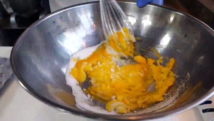 꾸덕한 크림과 딸기가 한가득! 떠먹는 프레지에 케이크 _ How to make strawberry fraisier cake - Korean street food