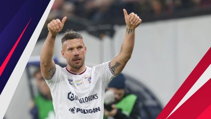 Wow! Belum Habis, Lukas Podolski Cetak Gol dari Tengah Lapangan