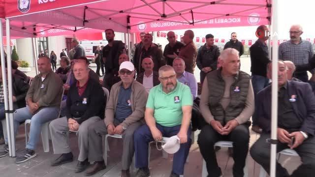 O anlar yürek burktu: Kalp krizinden ölen babasının polis yeleğiyle törene katıldı