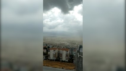 İzmir'i toz bulutları kapladı