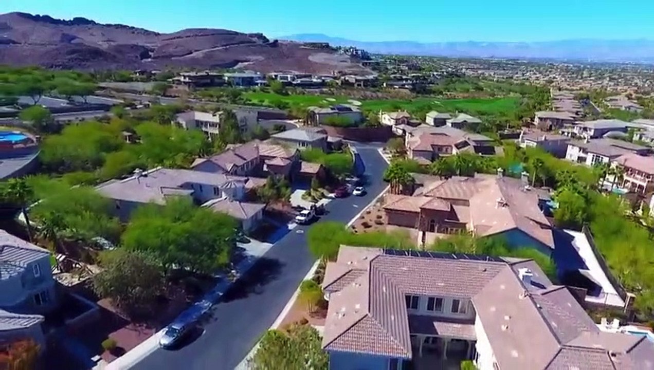 Pool Hunters - Se1 - Ep05 - He Likes Modern, She Likes Tuscan HD Watch HD Deutsch