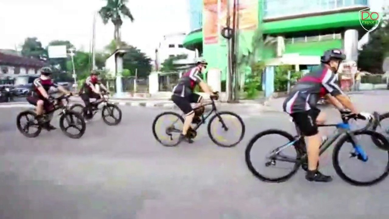 Friday Morning Sport Bicycle Race in Town