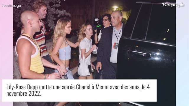 Lily-Rose Depp très sexy en Chanel : la fille de Vanessa Paradis apparaît très étrange à la sortie d'une soirée...