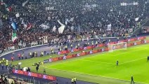 Roma - Lazio, i festeggiamenti dei biancocelesti sotto la Nord