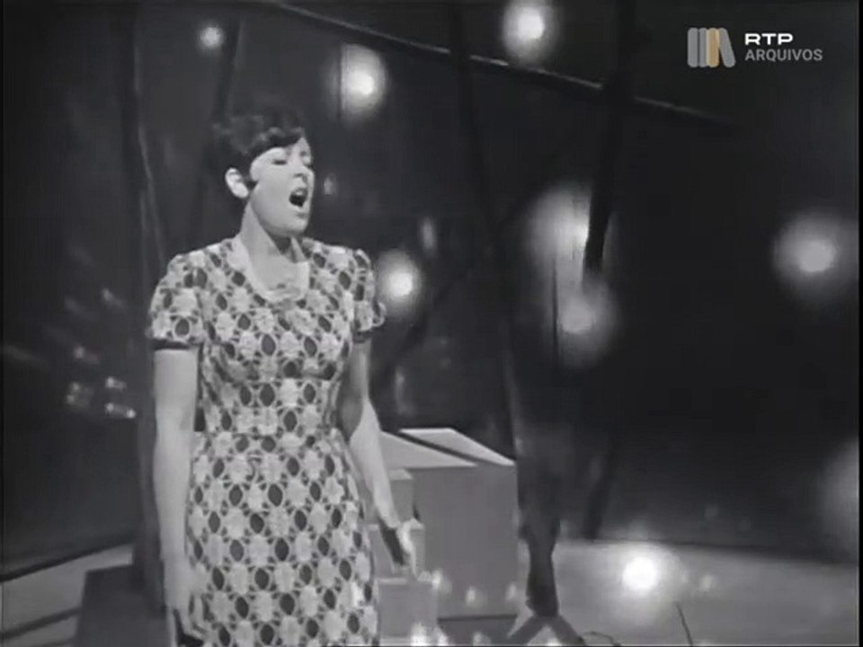 Simone de Oliveira - Tu és Aquele