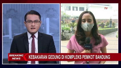 [BREAKING NEWS] Api di Kompleks Pemkot Bandung Mulai Padam, Tapi Masih Terlihat Percikan di Atap!