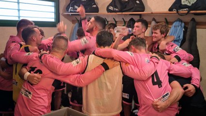 Le chant de la victoire contre St Brévin dans le vestiaire briéron