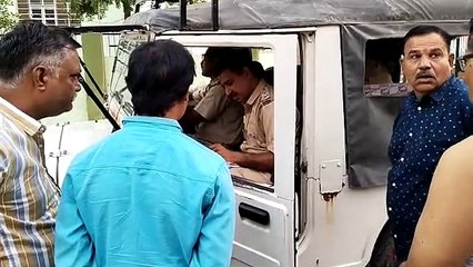 दुकान के आगे बाइक खड़ी कर बोला घर दिखाकर आता हूं गहने, और हो गया चम्पत