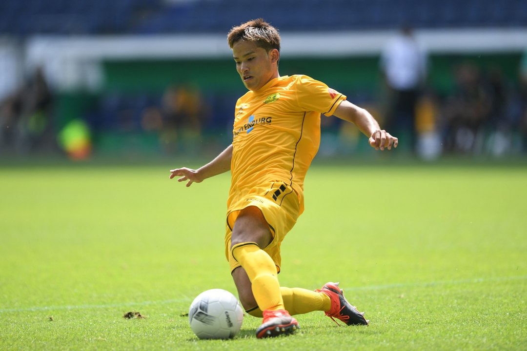 Aluminium nach Slapstick-Kopfball: Straelen beißt sich an Köln die Zähne aus