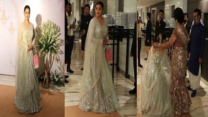 Rashmi Desai Palak-Mithoon के Reception पर किसके पैर छूने लगी? Indian look में आई नजर! FilmiBeat