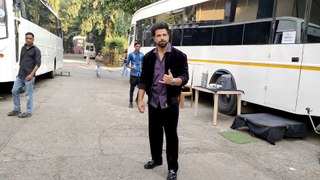 Goregaon में Filmistan Studio के बाहर स्पॉट हुए Rithvik Dhanjani