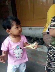 Takut boneka dino saurus