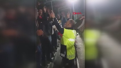 Amatör maçta tartışan taraftarları polis sakinleştirip, 'üçlü' çektirdi