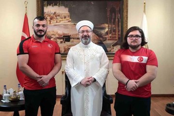 Erbaş, Dünya Bilek Güreşi Şampiyonası'nda dereceye giren sporcuları kabul etti