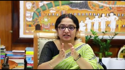 Kerala IAS Divya S Iyer ने बेटे को गोद में लेकर दिया भाषण __ The Officers (1)