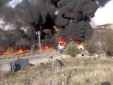 Ağrı'da tanker yolcu otobüsüyle çarpıştı, kaza sonrası yangın çıktı