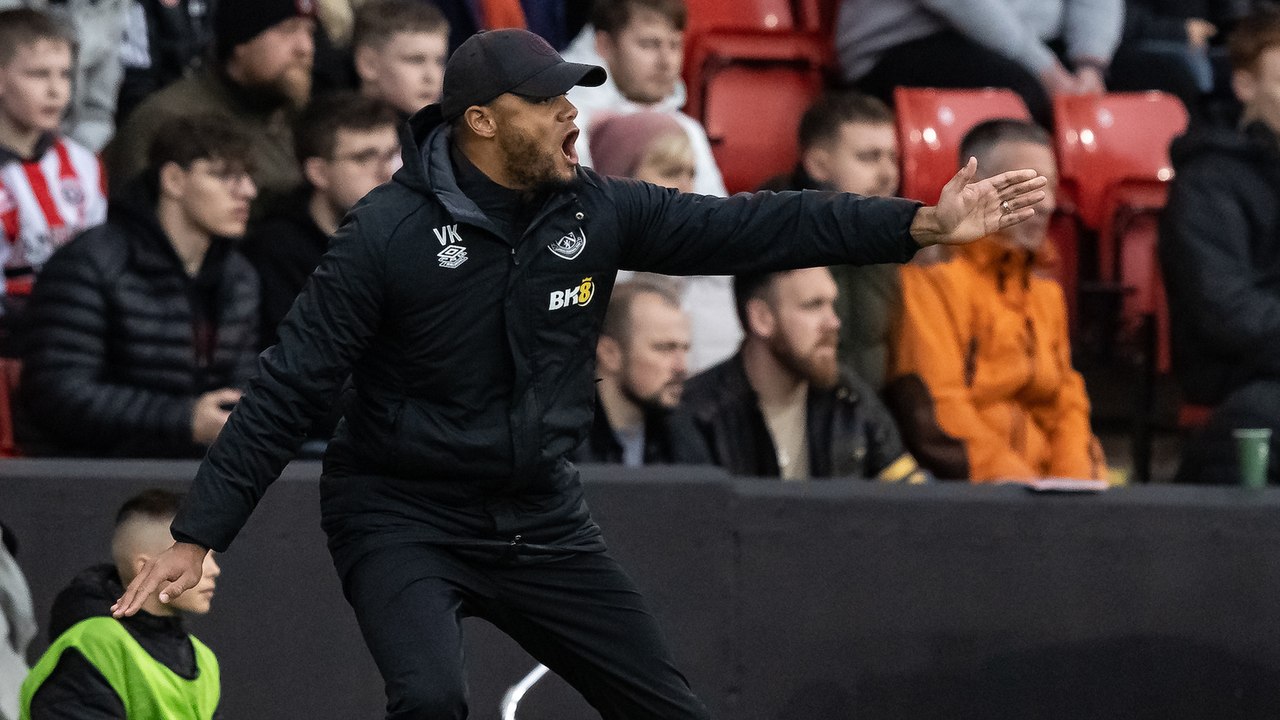 Vincent Kompany explains why he didn't change the system after Sheffield United equaliser