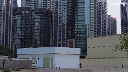 شاهد: حريق يأتي على مبنى يضم 35 طابقا في دبي