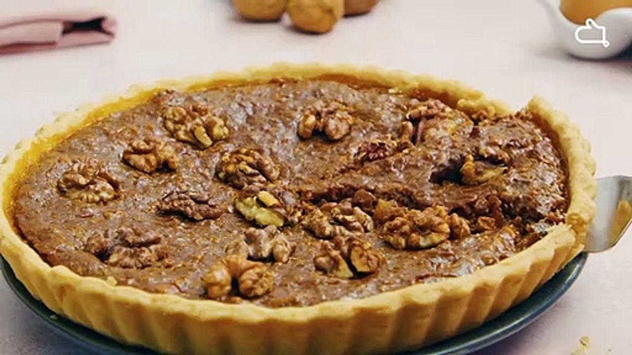 Dégustez une savoureuse tarte aux noix maison, un régal assuré !