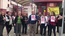 Öğretmenlik Meslek Kanunu'nun İptali İçin Öğretmenlerden Kırmızı Kartlı Protesto