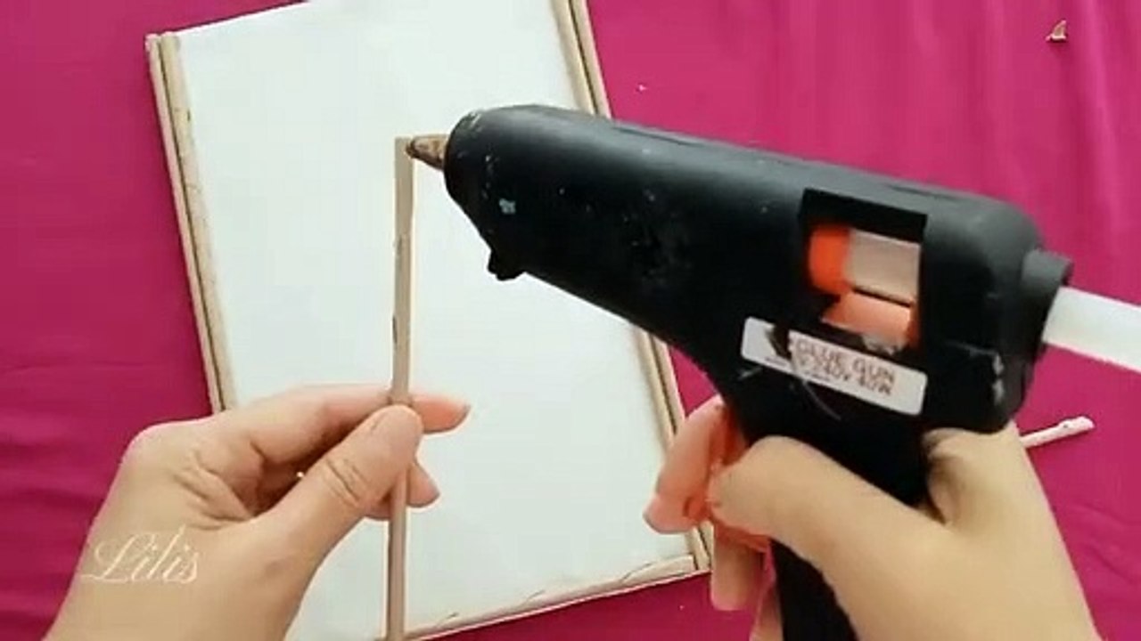 kerajinan-tangan-terbuat-dari-kertas-dan-biji-bunga-matahari