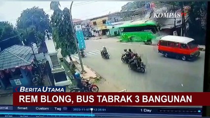 Diduga Akibat Rem Blong, Sebuah Bus Tabrak 3 Bangunan di Jalan Veteran Purwakarta