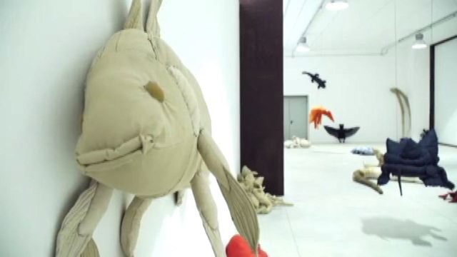 Arte in fabbrica, bestiario di sculture-tessuto di Claudia Losi